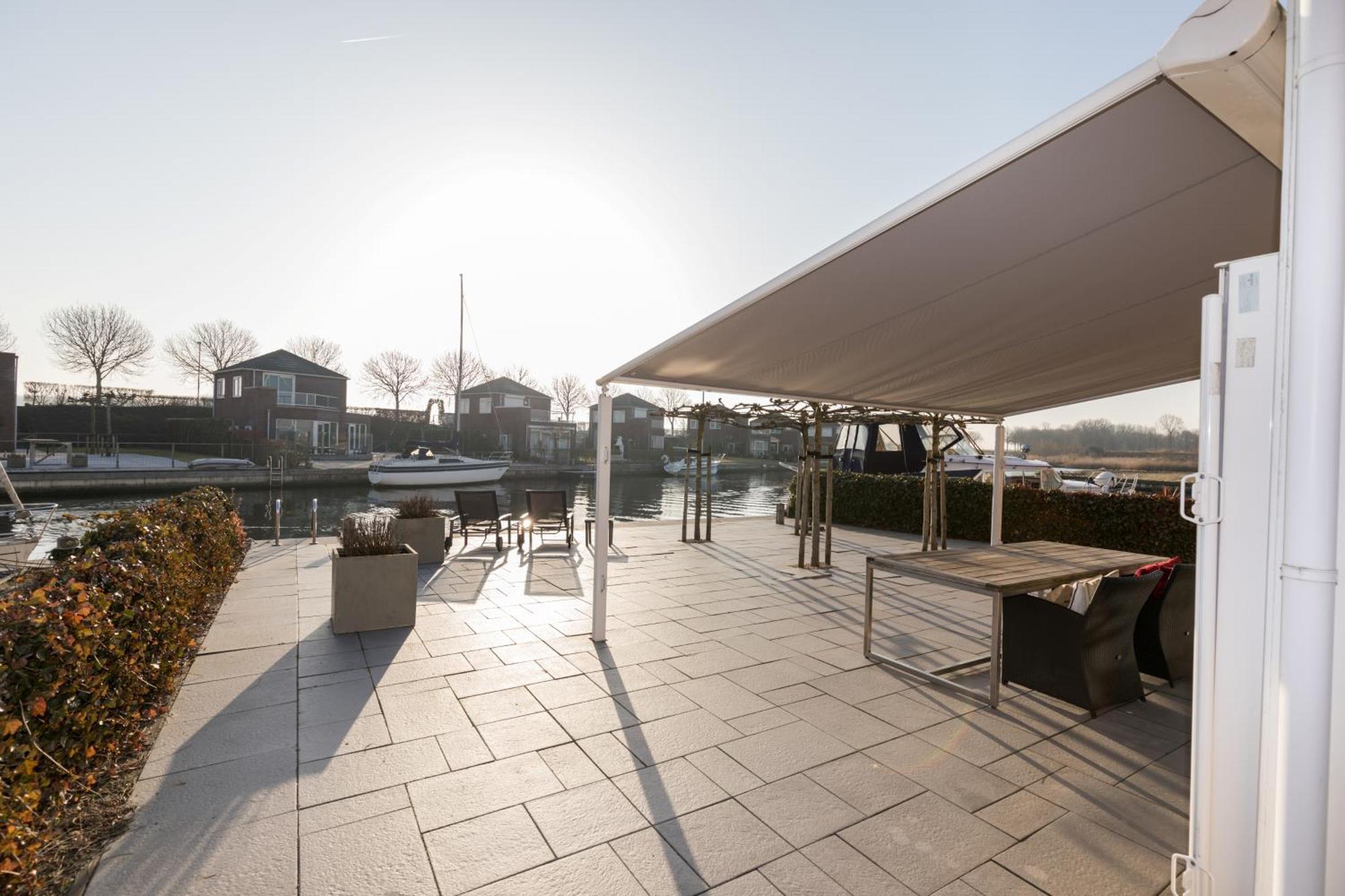 Nautic Rentals - Marinapark Oude-Tonge Exterior photo