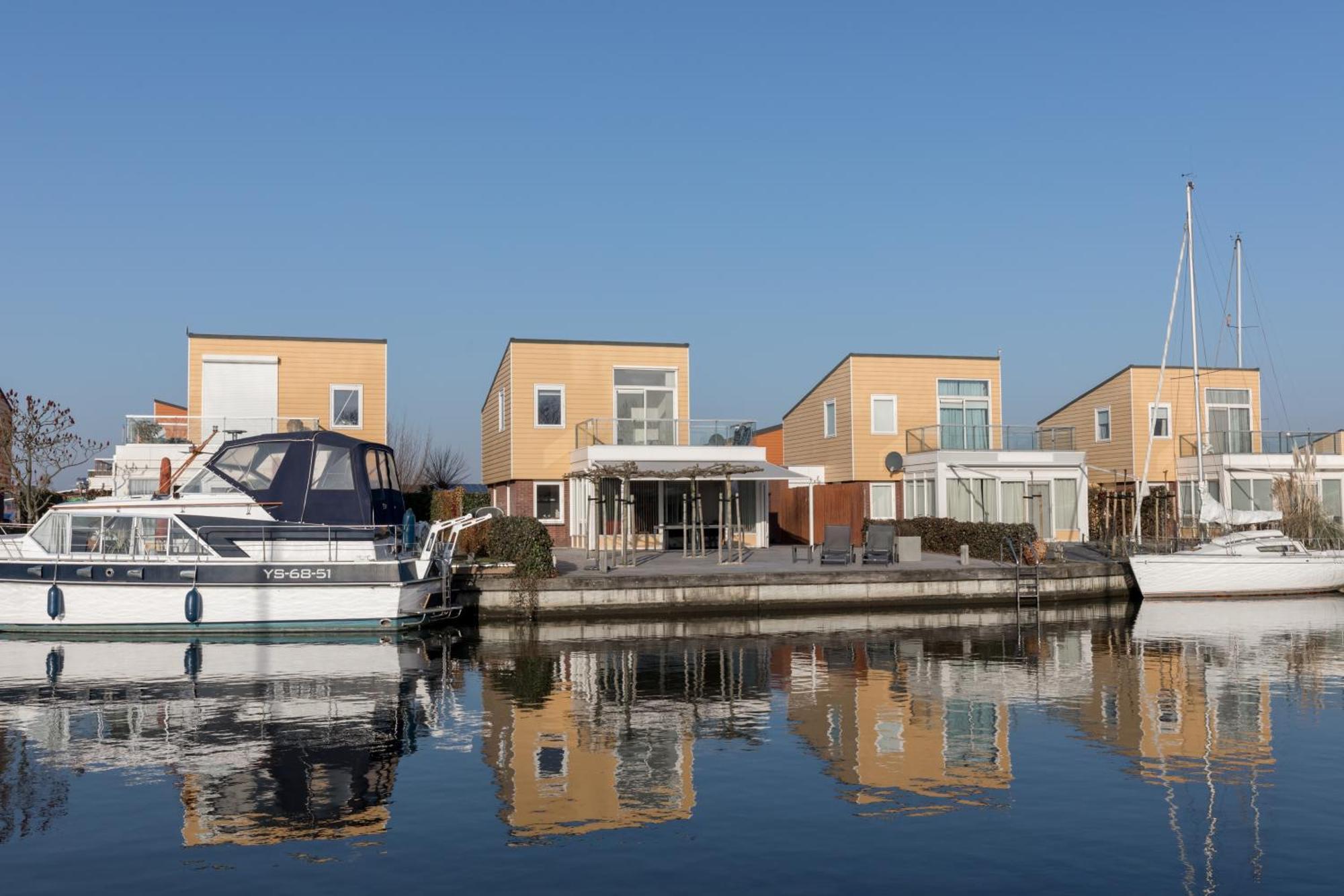 Nautic Rentals - Marinapark Oude-Tonge Exterior photo